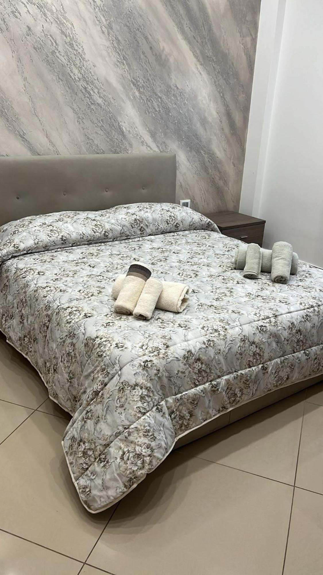 Leonforte Casa Vacanza Helios מראה חיצוני תמונה