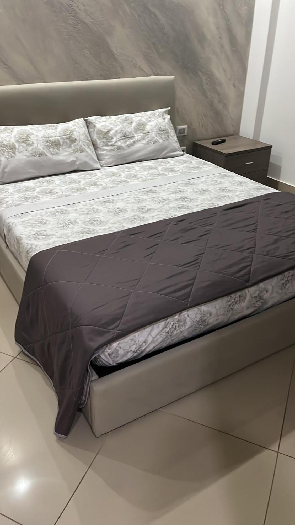 Leonforte Casa Vacanza Helios מראה חיצוני תמונה